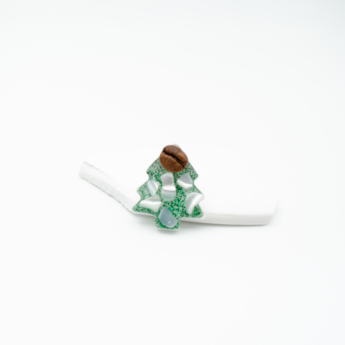 Colier Brad de Craciun verde cu cu bob de cafea si scoica alba [5]