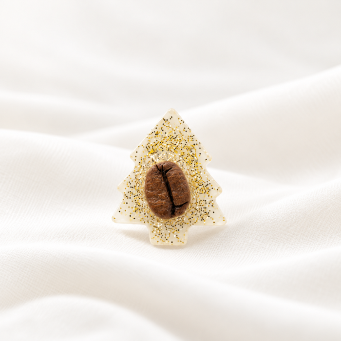 Brosa pin Brad de Craciun decorat cu bob de cafea si glitter auriu [2]