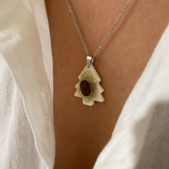 Colier in forma de Brad de Craciun cu bob de cafea si glitter gold [7]