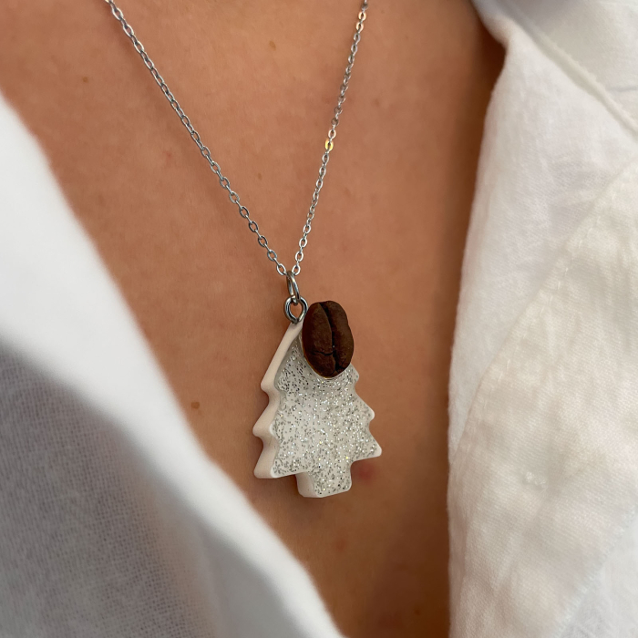 Colier Brad de Craciun decorat cu bob de cafea si glitter argintiu [8]