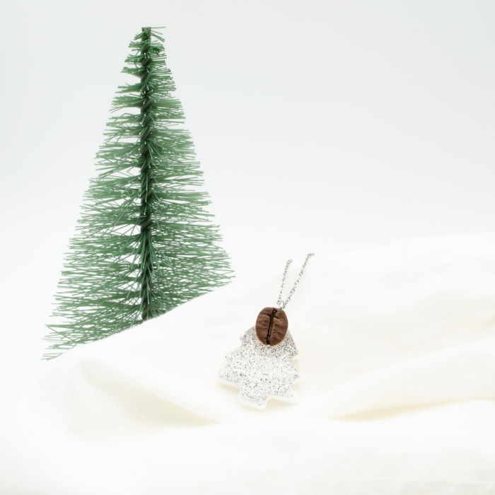 Colier Brad de Craciun decorat cu bob de cafea si glitter argintiu [4]
