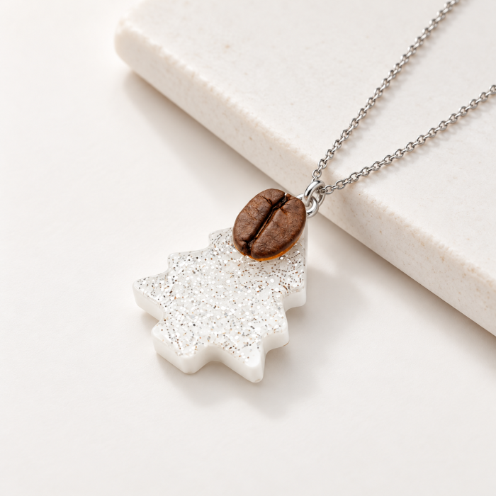 Colier Brad de Craciun decorat cu bob de cafea si glitter argintiu [9]