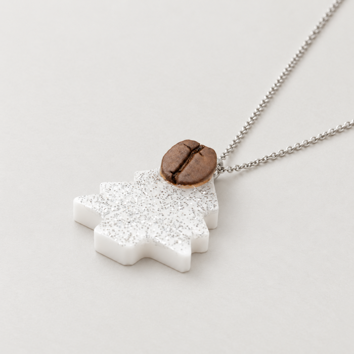 Colier Brad de Craciun decorat cu bob de cafea si glitter argintiu [5]