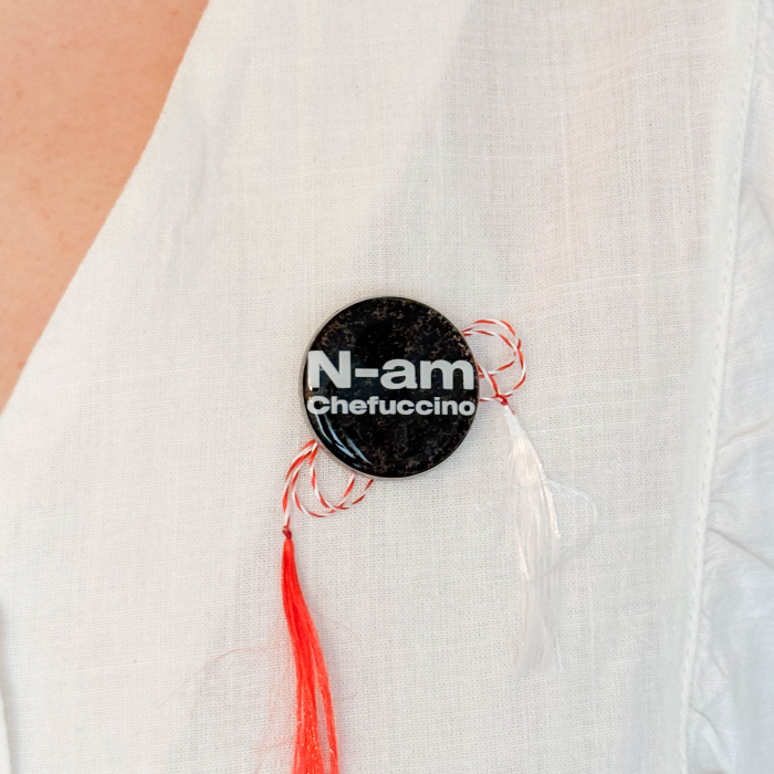 Mărțișor "N-am Chefucinno" pe fundal 'ScuZaț [3]