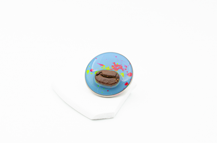 Broșă Pin cu bob de cafea cu pigment colorat  "Play" [4]