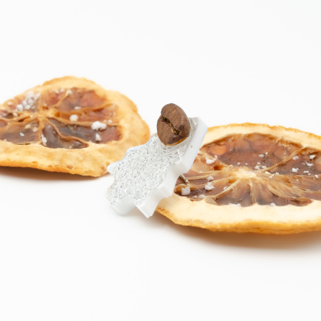 Brosa pin Brad de Craciun decorat cu bob de cafea si glitter argintiu [1]