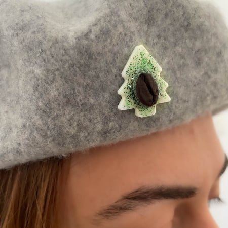 Brosa pin Brad de Craciun decorat cu bob de cafea si glitter verde [6]