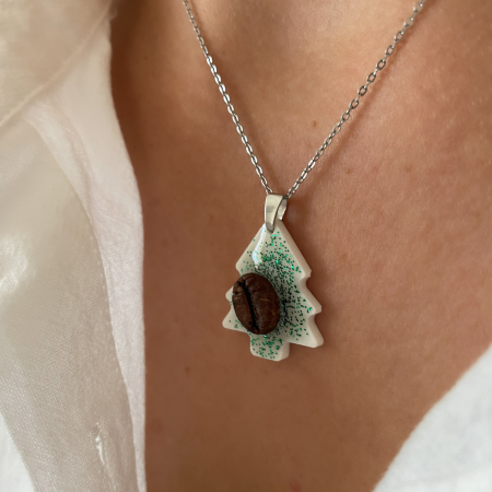 Colier de Craciun cu brad decorat cu glitter verde si bob de cafea [5]