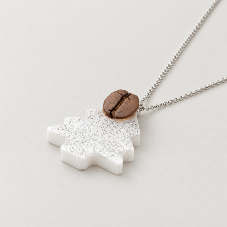 Colier Brad de Craciun decorat cu bob de cafea si glitter argintiu [4]