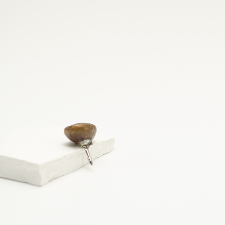 Broșă pin BOBreal Gold cu bob real de cafea în rășină transparentă Bean Bling [3]