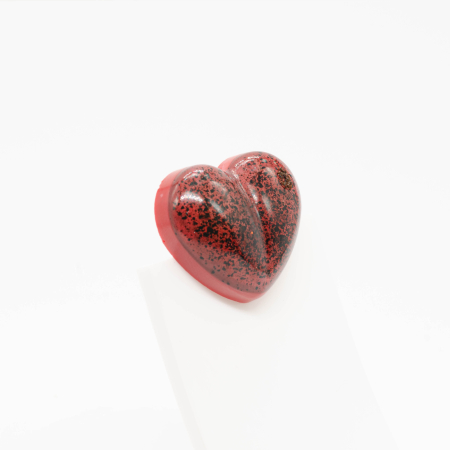 Broșă pin CoffeeDose inimă roșie cu zaț de cafea Bean Bling [2]