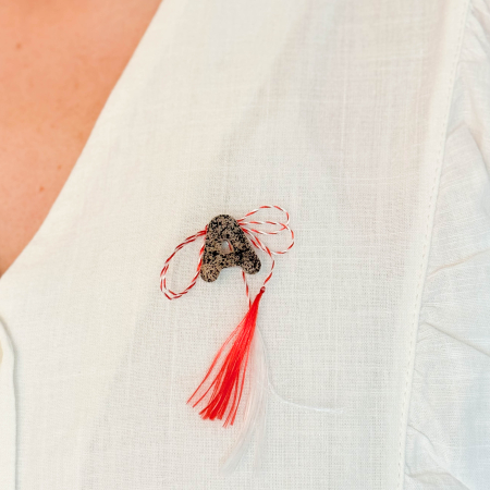 Mărțișor Inițială cu zaț de cafea [1]