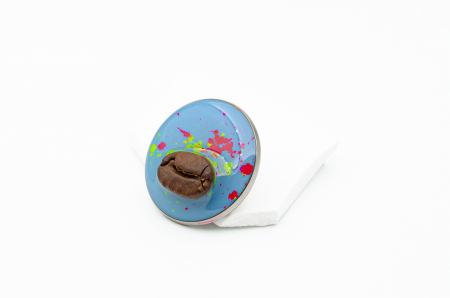 Broșă Pin cu bob de cafea cu pigment colorat  "Play" [1]