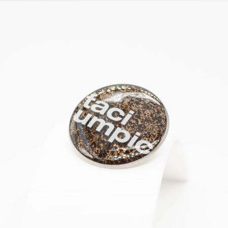 Mărțișor "taci umpic" pe fundal 'ScuZaț [5]