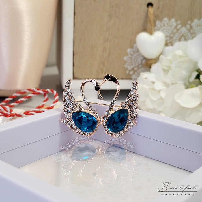 Brosa Martisor - format din doua lebede cu pietricele albe si colorate [1]