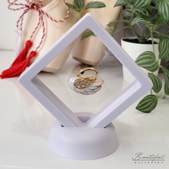 Brosa Martisor - in forma de lebada cu pietre albe [3]