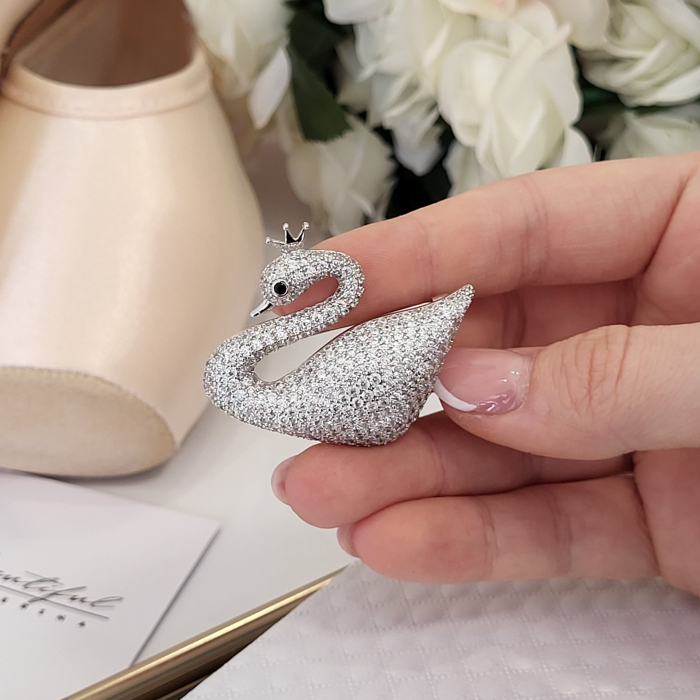 Brosa Premium - placata cu aur, in forma de lebada cu cristale Swarovski [7]