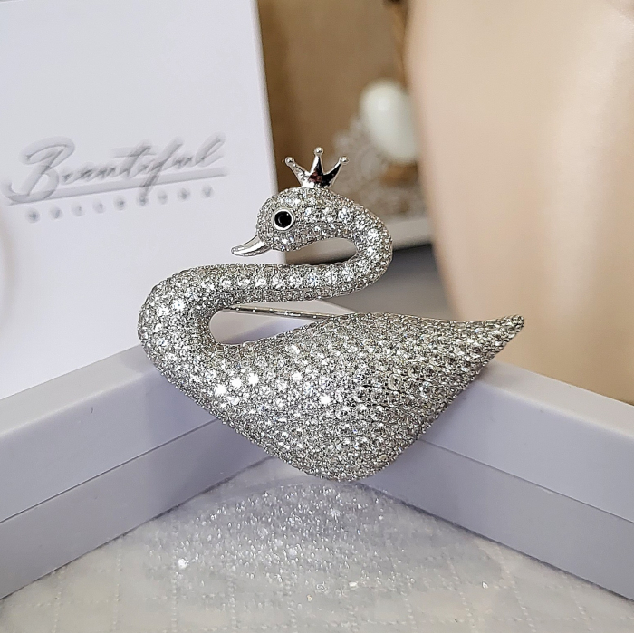 Brosa Premium - placata cu aur, in forma de lebada cu cristale Swarovski [4]