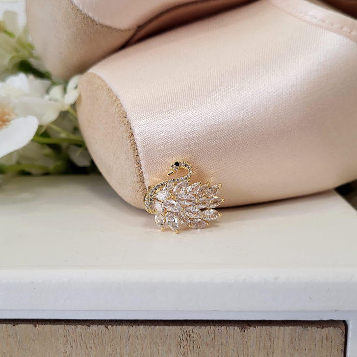 Brosa Premium - placata cu aur, in forma de lebada cu cristale zirconiu si Swarovski [3]