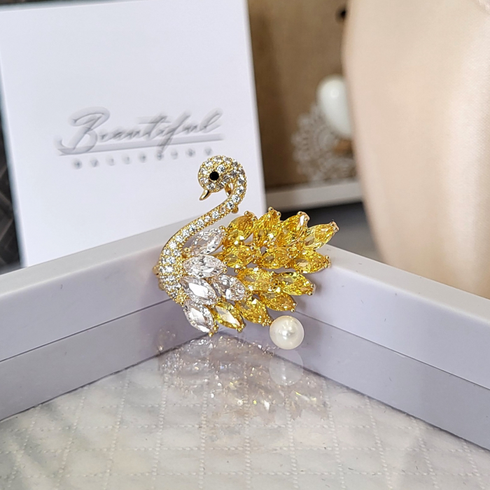 Brosa Premium - placata cu aur, in forma de lebada cu cristale zirconiu, Swarovski si perla naturala [5]