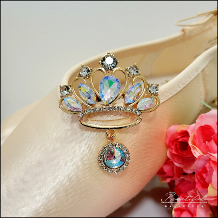 Brosa Martisor - in forma de coroana cu pietre albe si multicolor. [1]