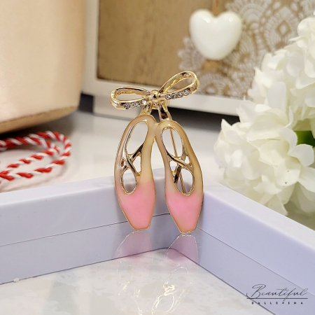 Brosa Martisor - in forma de poante, roz [1]