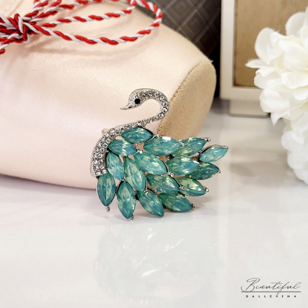 Brosa Martisor, mare - in forma de lebada cu pietre albe si vede acvaria [1]