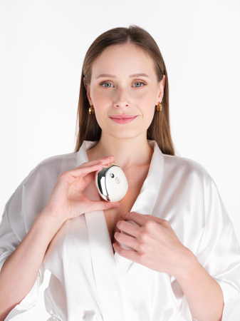 Aparat MagicLift 4 în 1 pentru lifting facial și întinerire a pielii cu radiofrecvență și EMS [1]