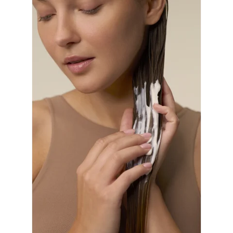 15 IN 1 MASK 200 ML, MASCA 15-ÎN-1: HIDRATARE, REPARARE ȘI STRĂLUCIRE INSTANTĂ [4]