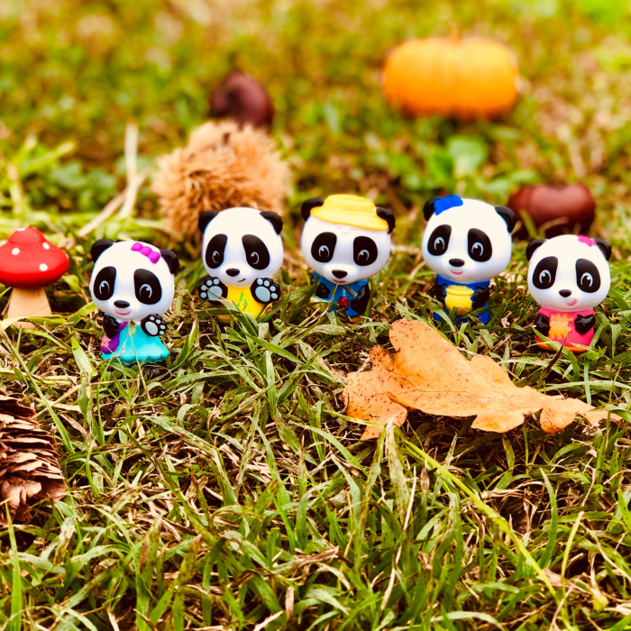 Familia de ursuleti Panda - Set figurine joc de rol [3]