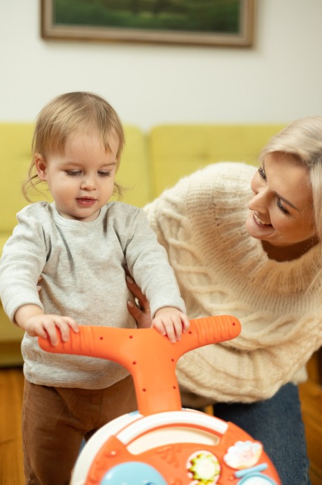 Spark - Antemergator si centru cu activitati interactive, roz [9]