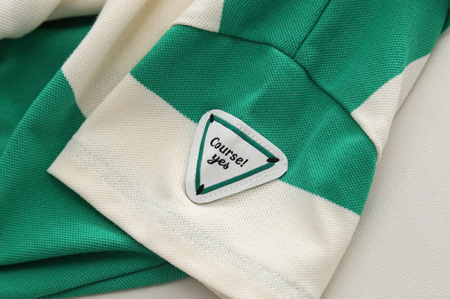 Costumas pentru baietei cu tricou tip polo in dungi verzi si ivoire [12]