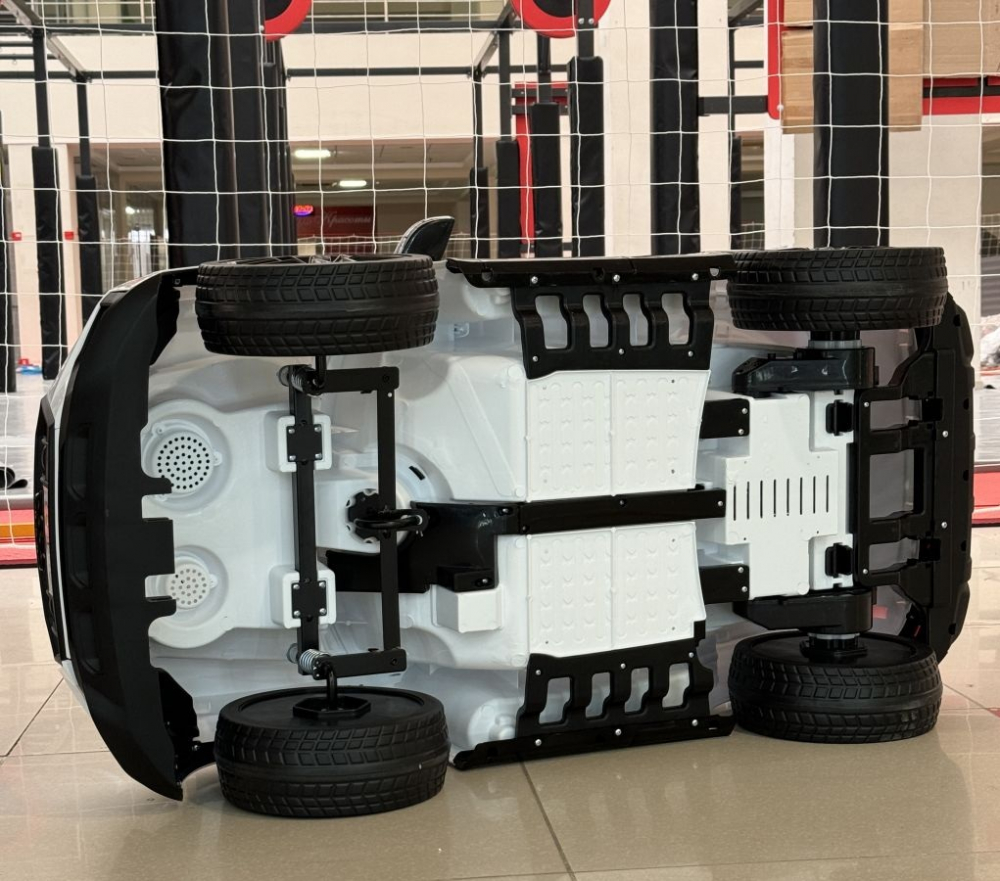 Masinuta electrica Mercedes GLC Coupe copii cu telecomanda roti EVA scaun piele ECO [8]