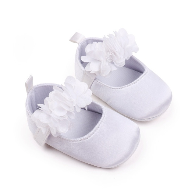 Pantofiori albi satinati cu floricele inserate [3]