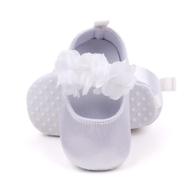 Pantofiori albi satinati cu floricele inserate [5]
