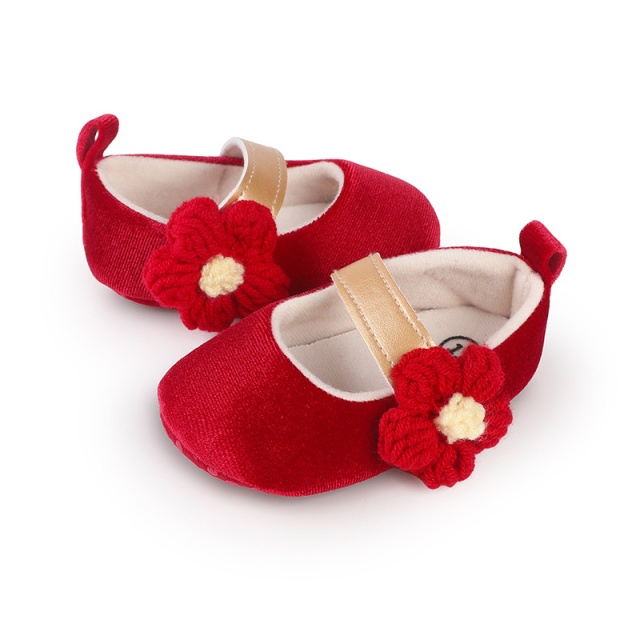 Pantofiori rosii din catifea cu floricica aplicata [6]