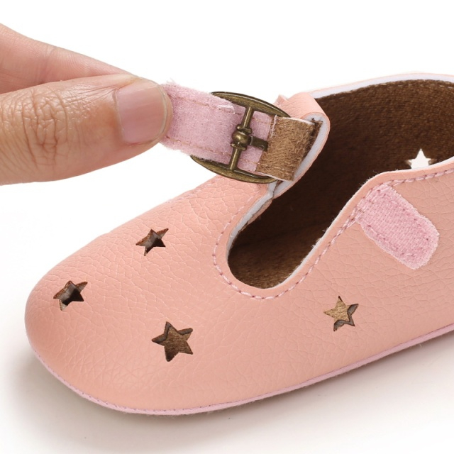 Pantofiori roz cu stelute decupate [5]