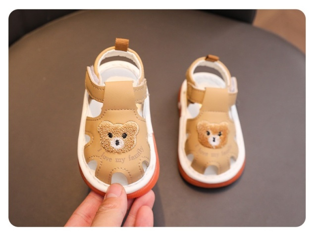 Sandalute crem cu piuitoare - Bear family [4]