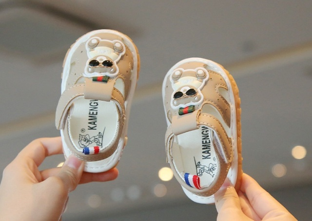 Sandalute crem cu piuitoare - Cool bear [3]