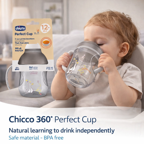 Bebe la masa - Cana Chicco 360° Perfect Cup – invatare naturala a bautului independent
