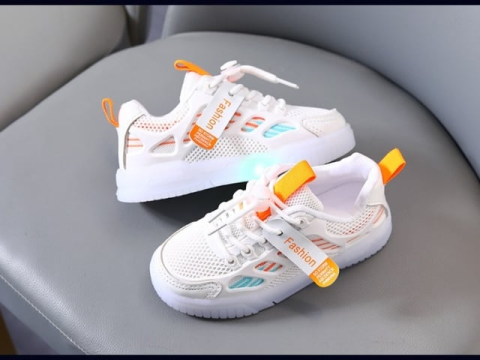 Adidasi albi cu dungi colorate si luminite [4]