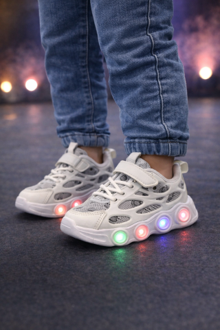 Imbracaminte, incaltaminte - Adidasi albi cu GRI si IVOIRE cu luminite