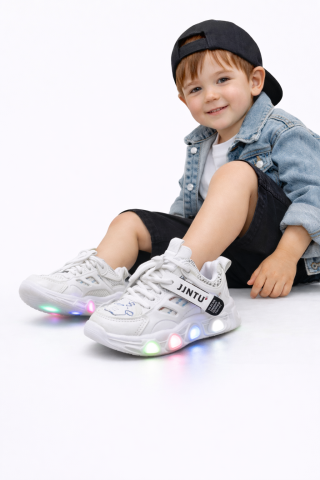 Imbracaminte, incaltaminte - Adidasi albi cu luminite - Seika