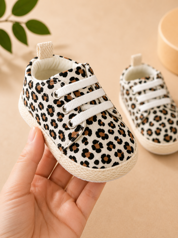 Botosi - Adidasi bebe catifelati cu imprimeu leopard pentru fetite, comozi si usori
