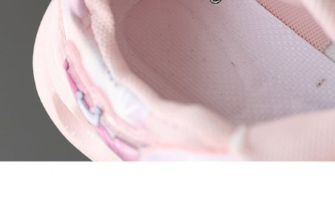 Adidasi cu luminite Cute Doll [6]
