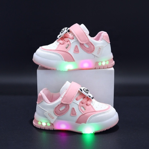 Adidasi - Adidasi ROZ cu ALB cu luminite - Panda
