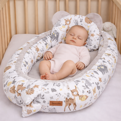 Cuibusoare - Baby Nest Velvet 80x45 White Forest Adventure cu Perna Inclusa