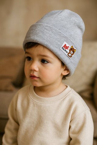 Caciuli - Caciula gri pentru copii cu aplicatie ursulet ABC – Confort si stil