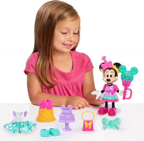 Papusi - Disney Minnie Mouse – Păpușă cu 3 Ținute și Accesorii, Set Sweet Party