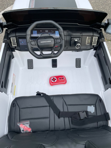 Masinuta electrica Jeep Recon cu licenta, 2 locuri, 12V 10Ah, 2 motoare, roti EVA, telecomanda, LED si USB, 3 ani+, alba [11]